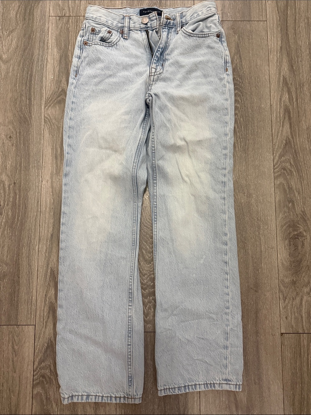 Aeropostale Light Wash Women’s Straight Jeans
